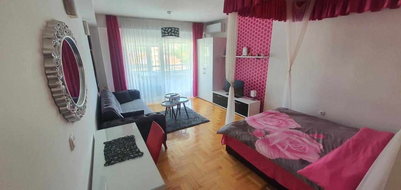 Ristevski Apartments โอครีด ภายนอก รูปภาพ